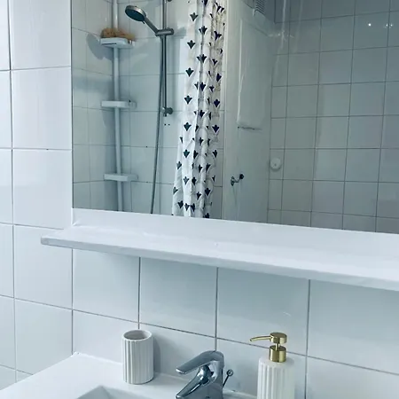Homestay La Blue Room-chambre Double Privee - 700m Stade De France