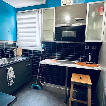 La Blue Room-chambre Double Privee - 700m Stade De France Homestay *
