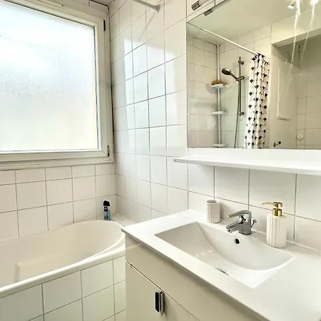 La Blue Room-chambre Double Privee - 700m Stade De France Homestay