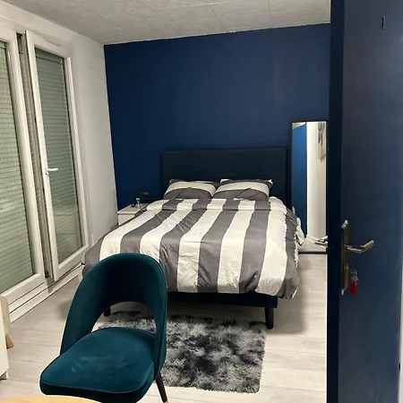 La Blue Room-chambre Double Privee - 700m Stade De France Homestay *